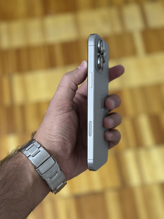 iPhone 16 Pro Max SIM karta. Natural Titanium 256GB. 98%