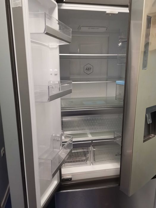 Хладилник сайд бай сайд Хайер