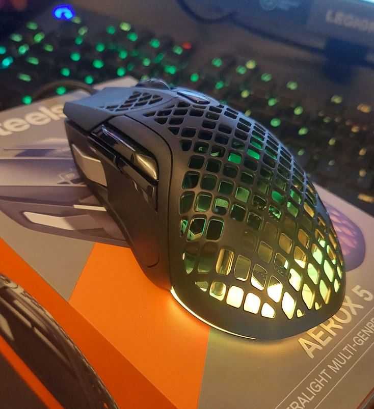 Mouse Gaming SteelSeries Aerox 5, ultrausor 66g, 18000 DPI