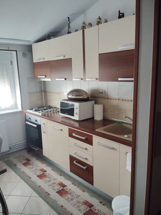 Inchiriez apartament in regim hotelier