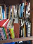 Продавам добре запазени книги, над 200 бр.