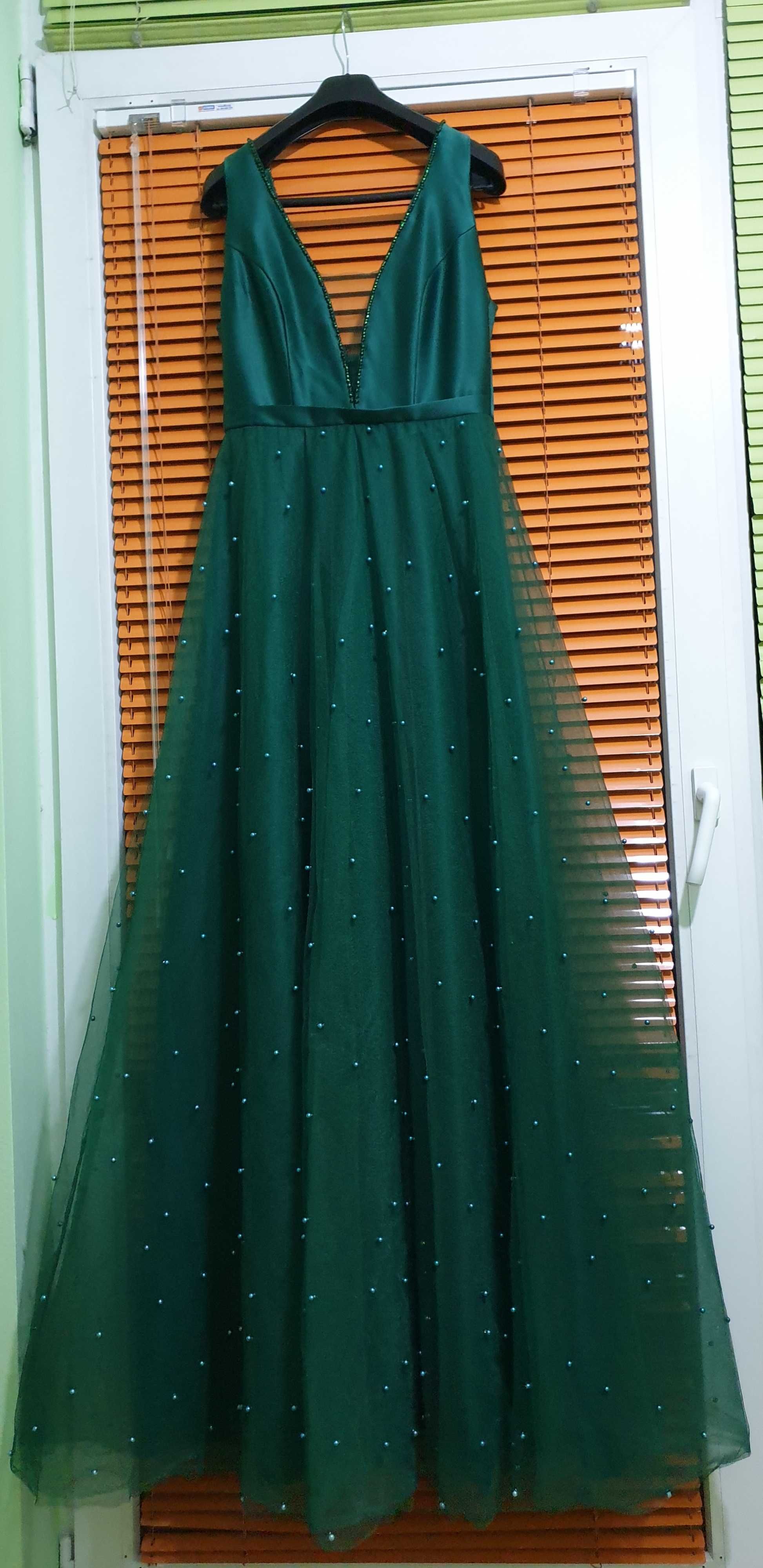 Дизайнерска бална рокля в зелен цвят