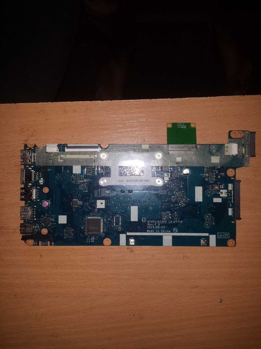 Placa de baza Laptop Lenovo 100 15Iby+RAM 4 gb ddr3L 1600+modul wifi