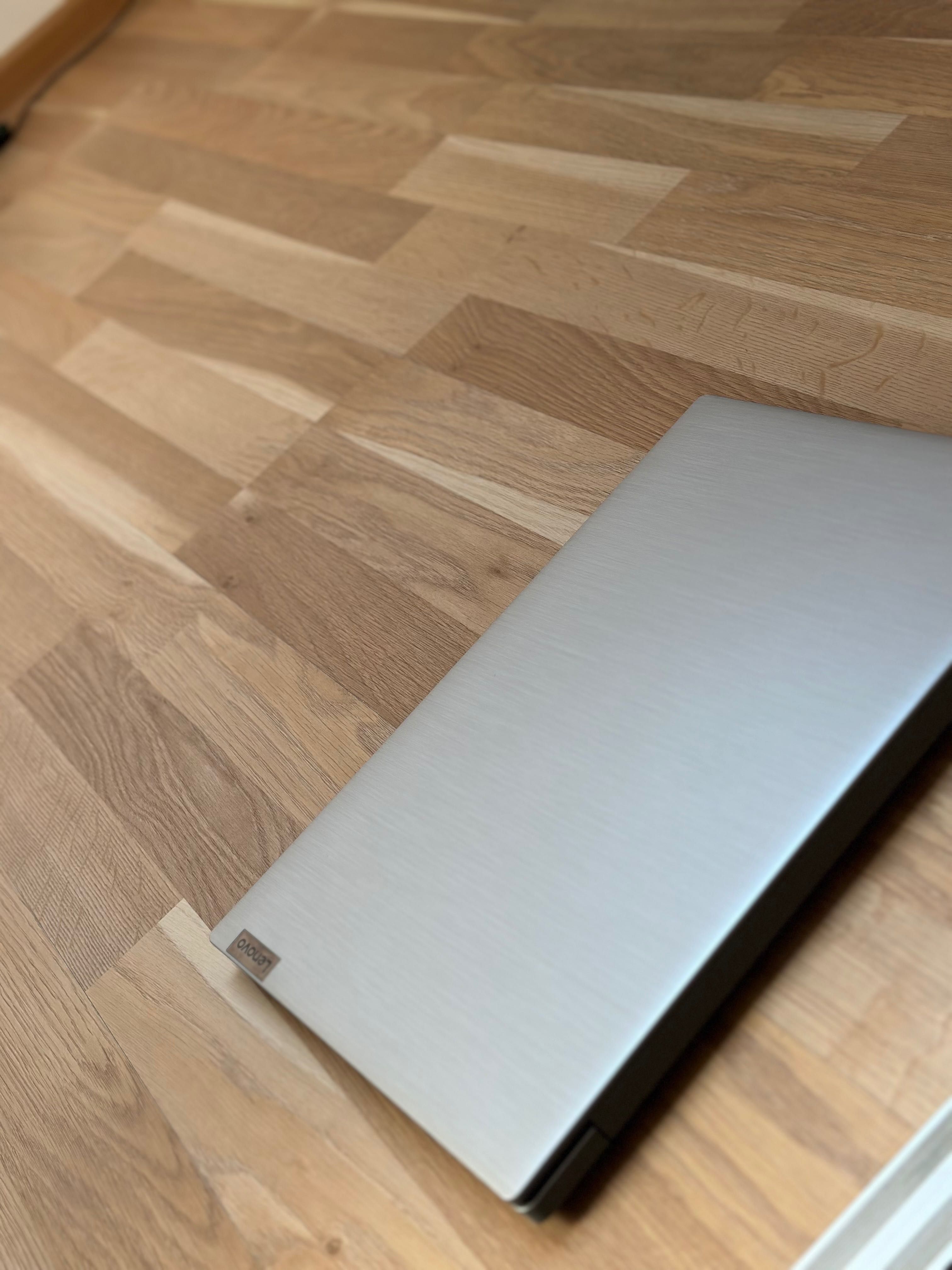 Lenovo IdeaPad 3 15IML05