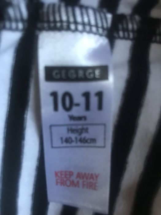 Vand set colanti cu fusta