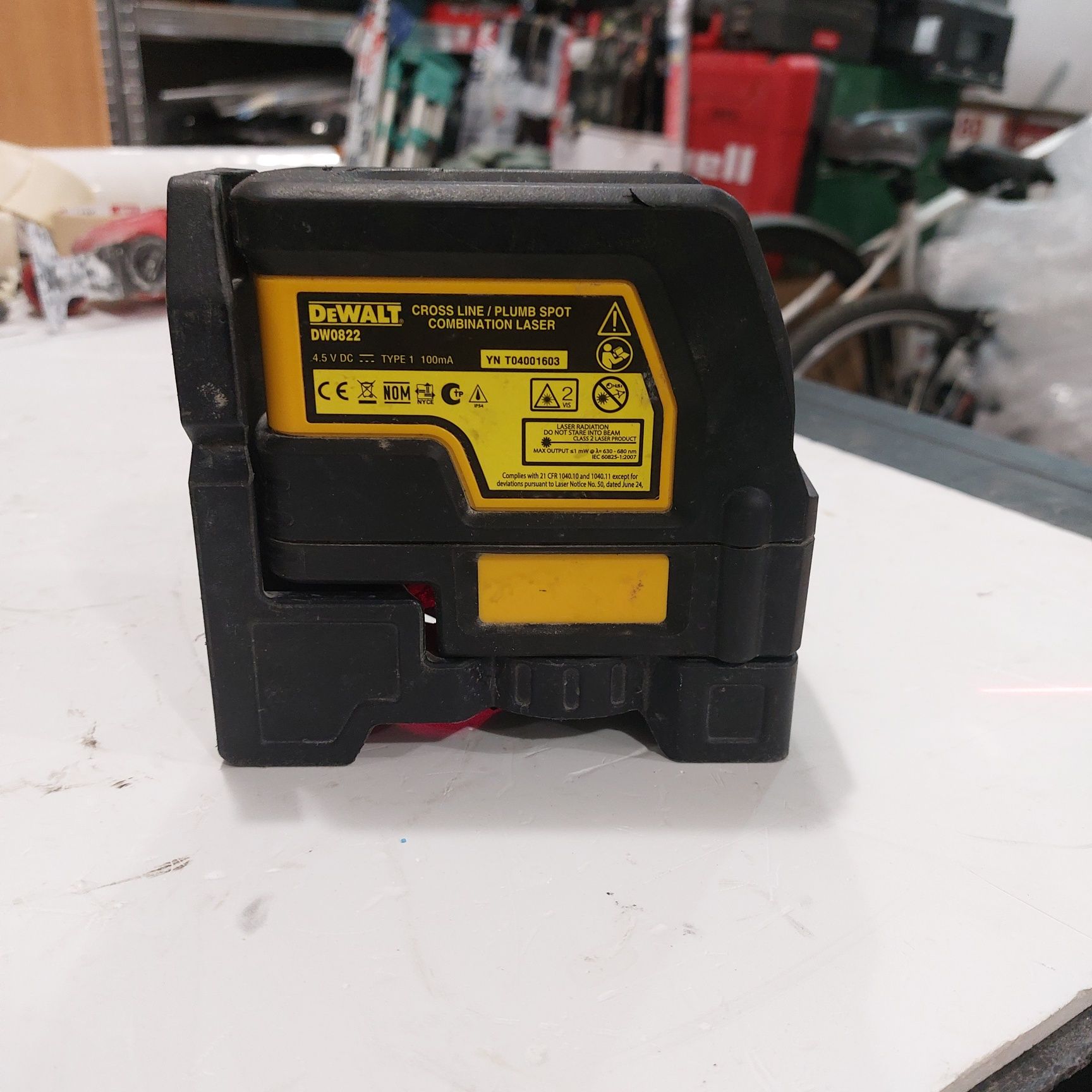 Линеен лазерен нивелир Девалт Dewalt DW0822