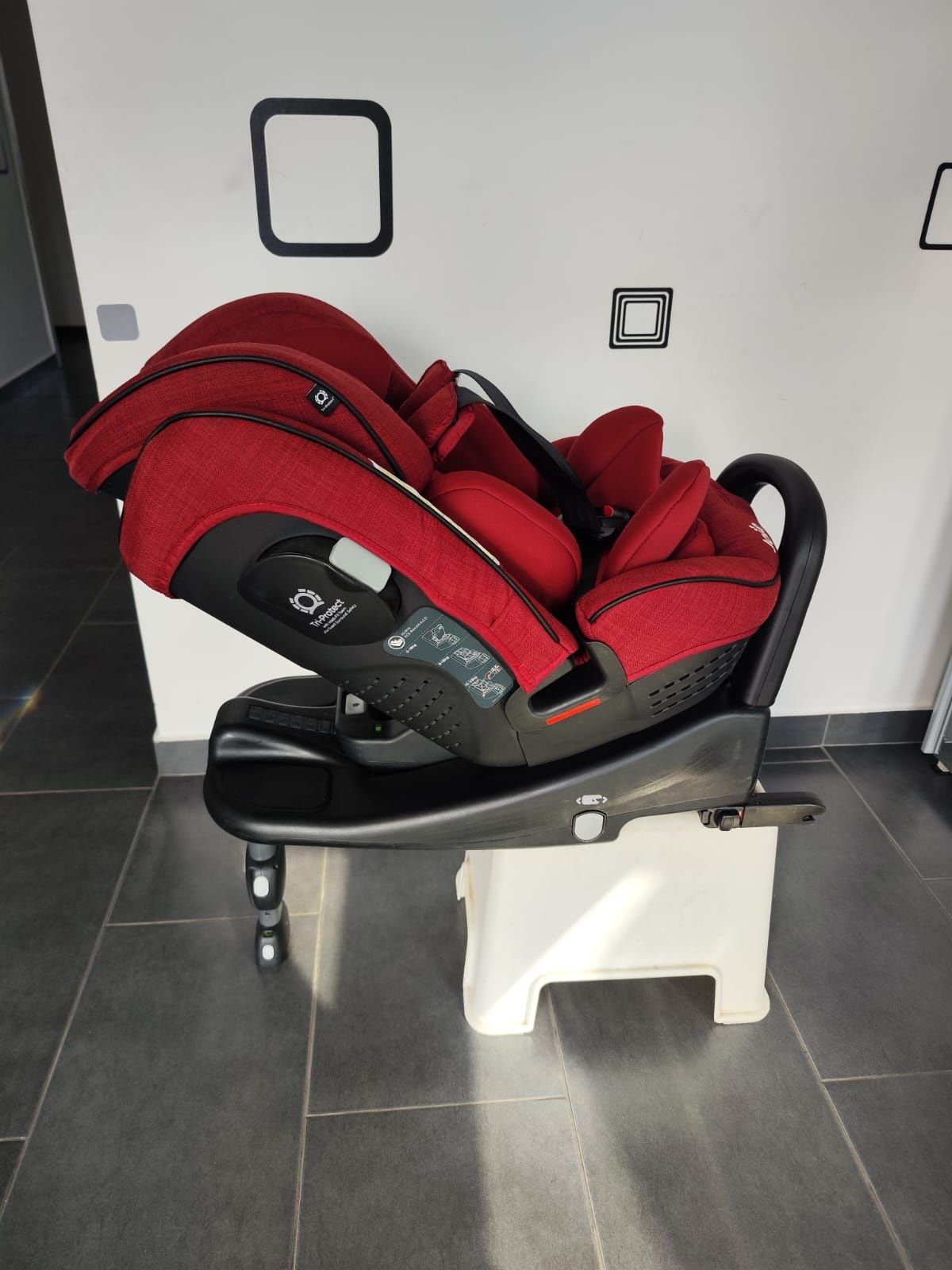 Scaun auto Joie Stages cu isofix pentru copii între 0 și 25 kg