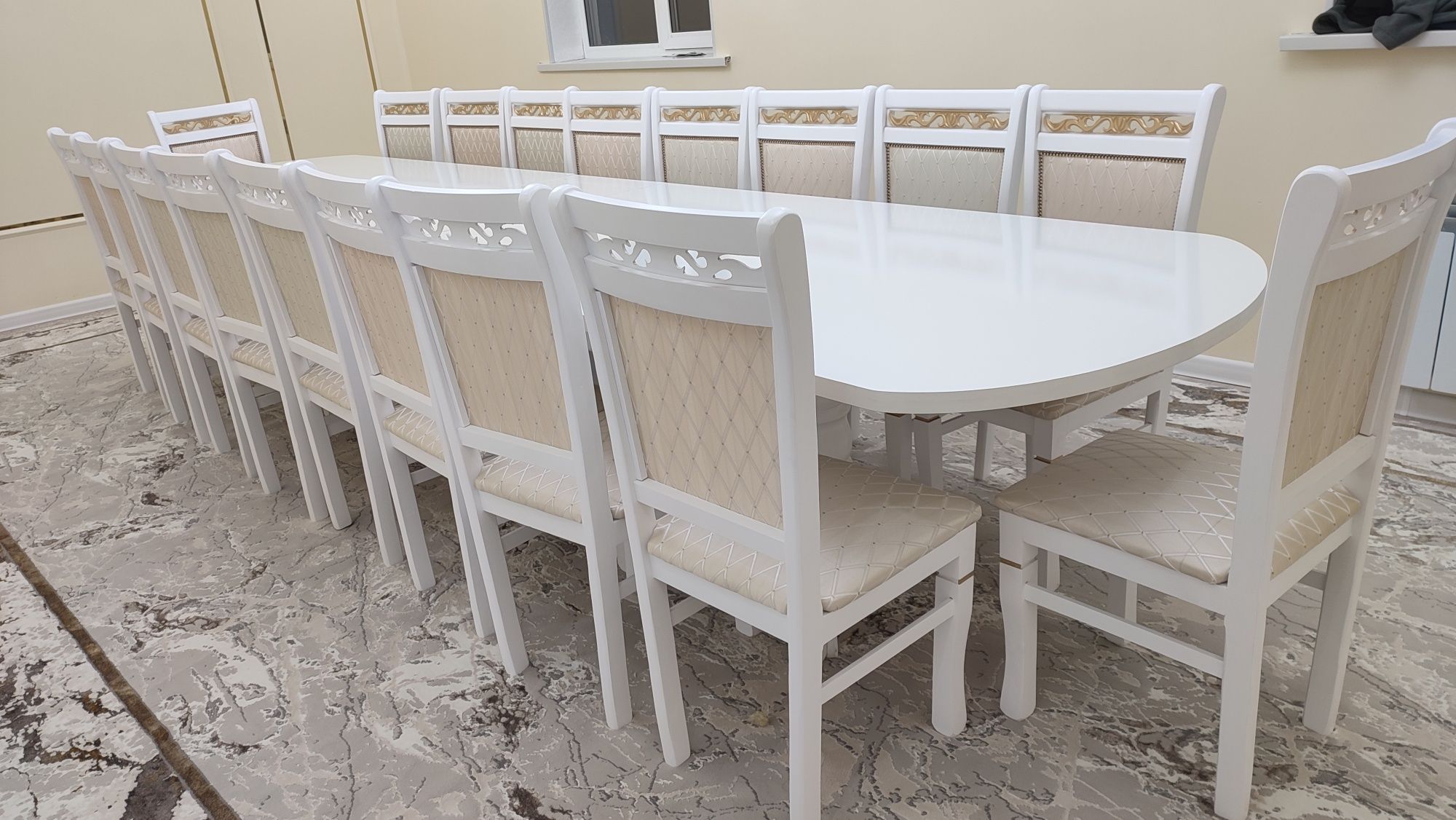 Гостинные стол стулья