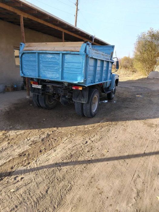 Зил (самосвал) Ишлаб чиқарилган йили 1988 йил. Техник ҳолати соз.