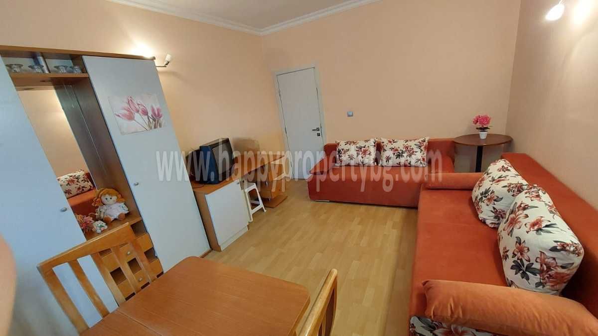 Продава се Тристаен апартамент в Несебър - 75 кв.м за 1154 €/кв.м - Снимка #2