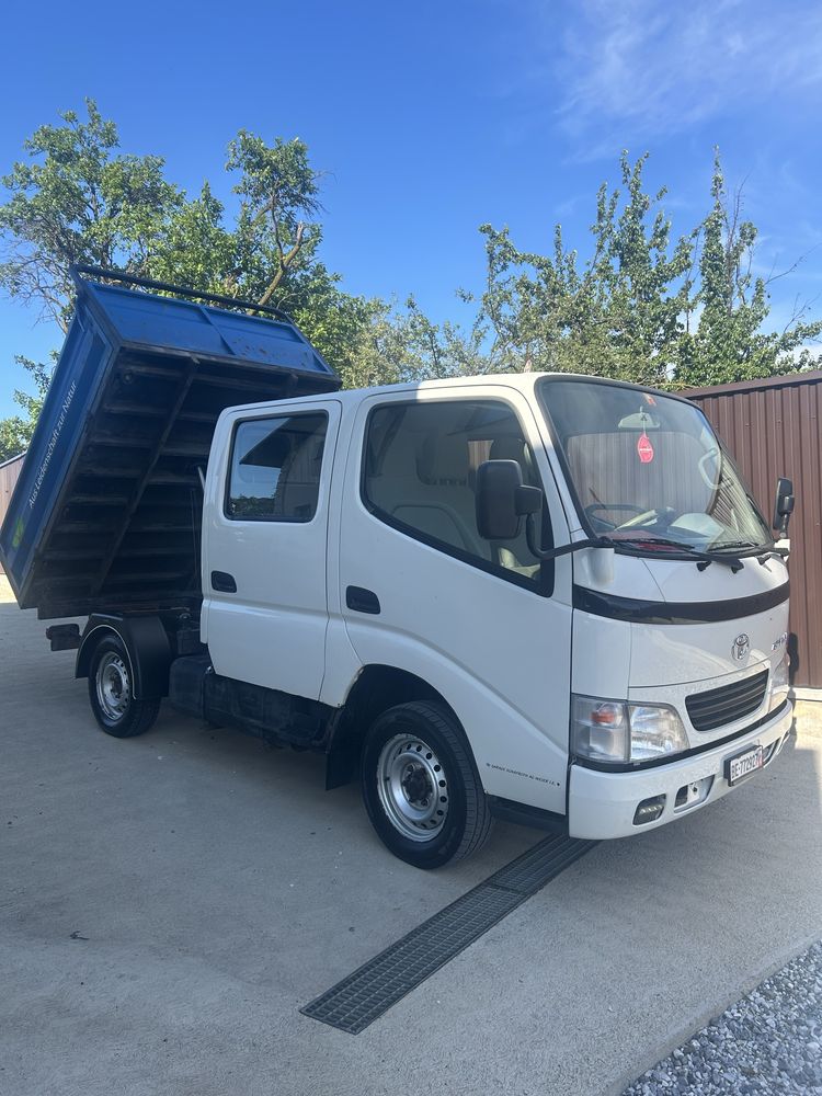 Toyota dyna cabina dubla basculabila 6 locuri