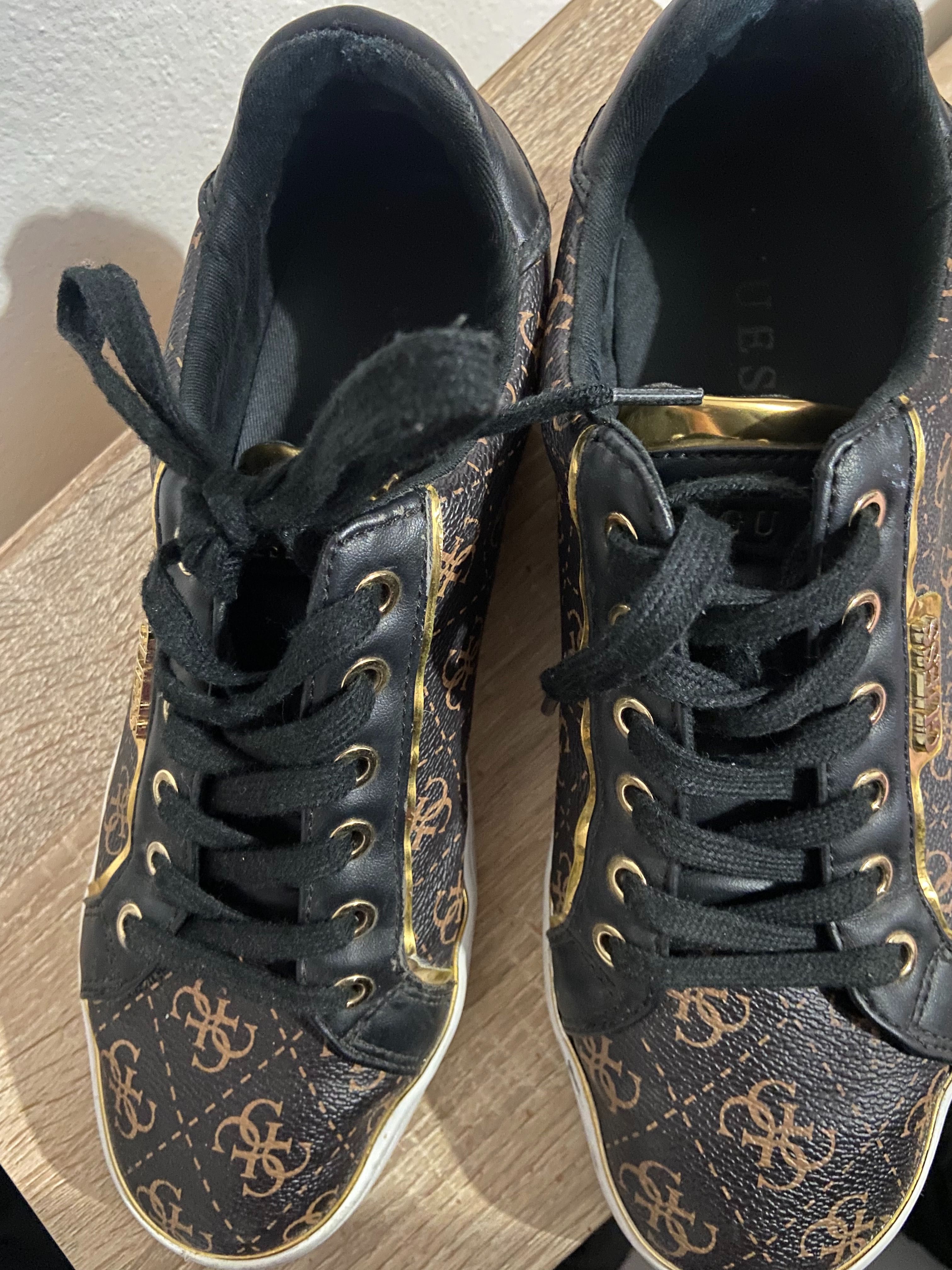 Маратонки /сникърси Guess 40 номер