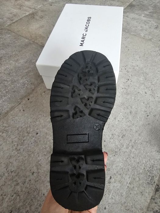 Продавам детски боти Marc Jacobs
