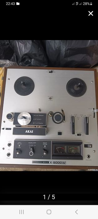 Magnetofon Akai X5000 cu amplificare și difuzoare incorporate