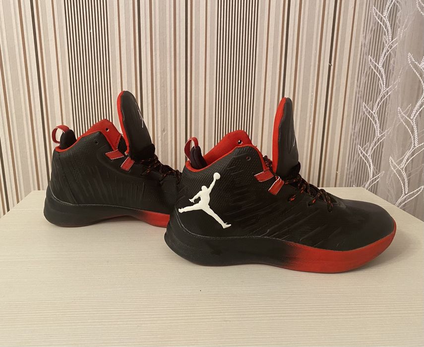 Кроссовки Джорданы в хорошем состоянии