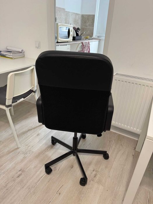 Vand Scaun de la IKEA