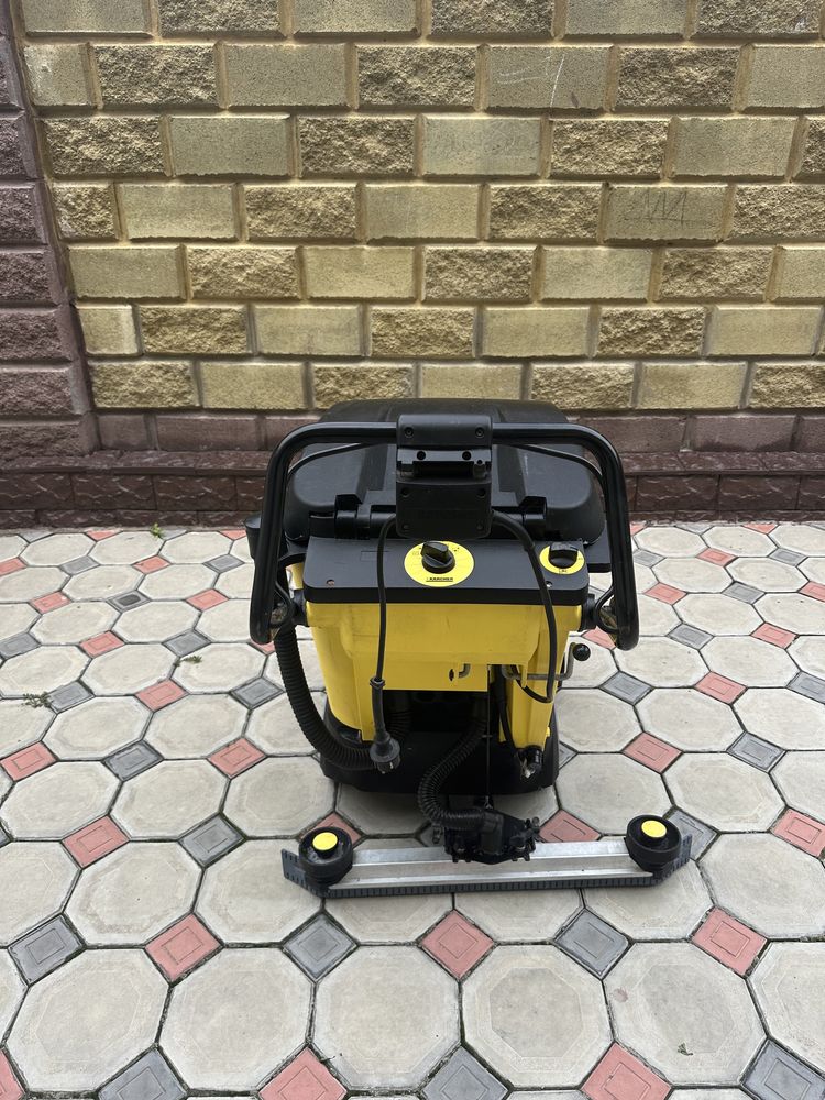 Поломоечная машина Karcher BR 40/25