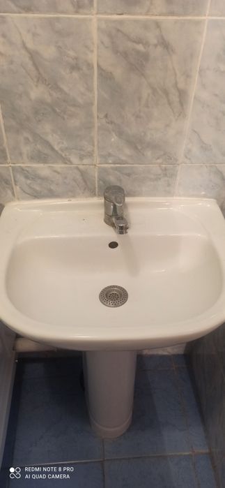 Срочно продам, раковину на ножке