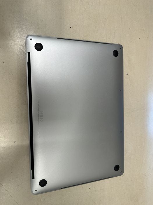 Macbook pro a1989 / i5 / 8gb ram / 250 gb ssd