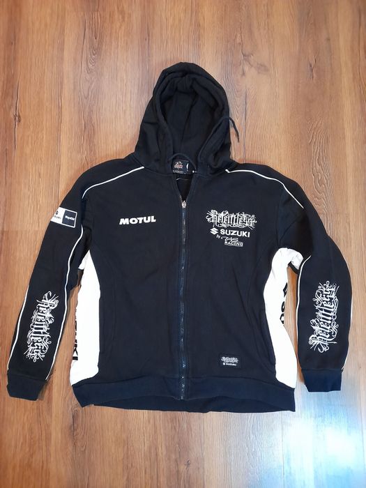 Polare Peugeot și Columbia,geacă Yamaha și hanorac Suzuki