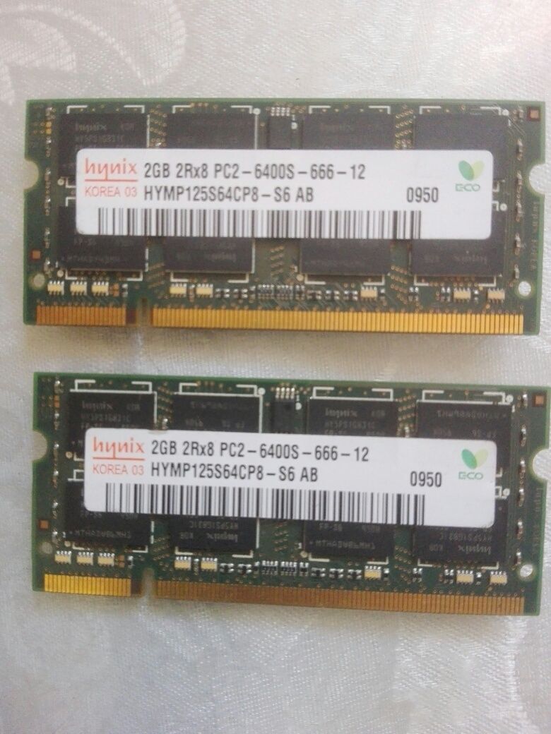 Vind  doua placute 2gb ddr2 si ddr3 de laptop