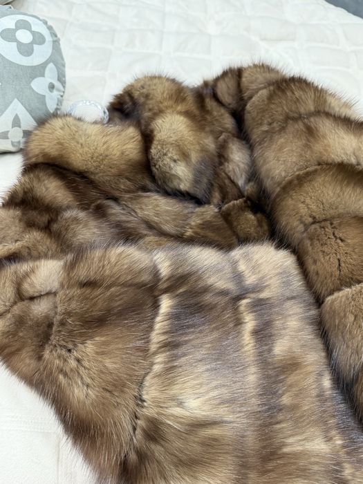 Продам шубу Баргузинский соболь