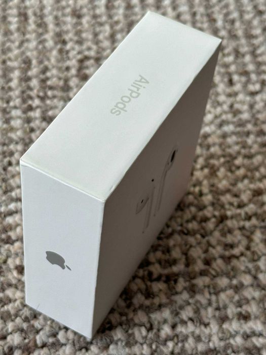 Продавам Apple AirPods 2 (оригинал)