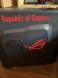 Vand PC cu carcasa de ROG negociabil