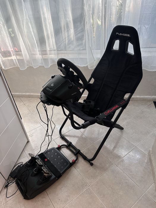 Playseat Challenge + Logitech G923 + Shifter