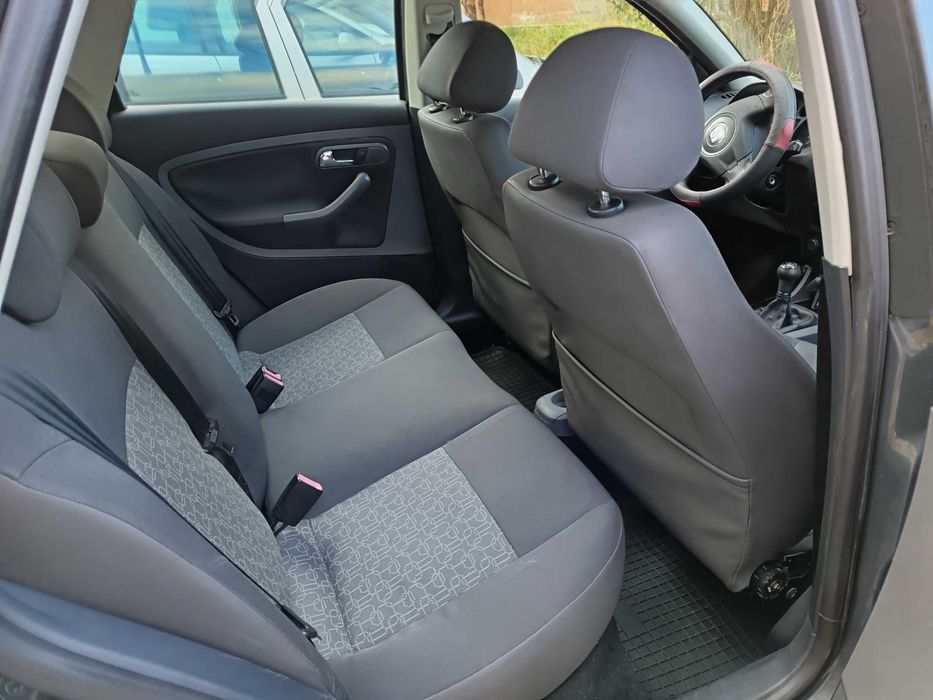 Seat Cordoba motor de 1.6 GPL omologat. Preț 1750 euro neg.