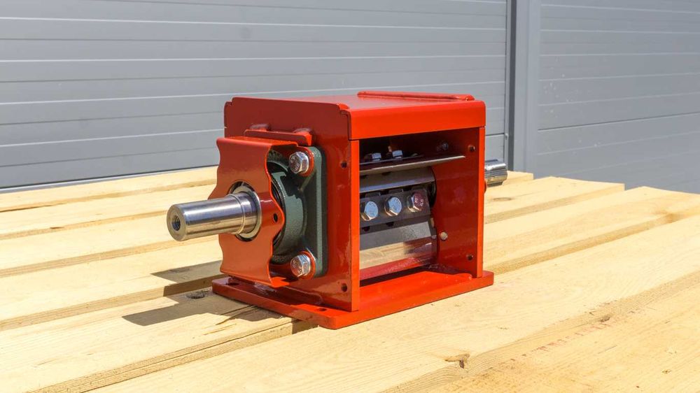 Sistem de taiere construire tocator crengi