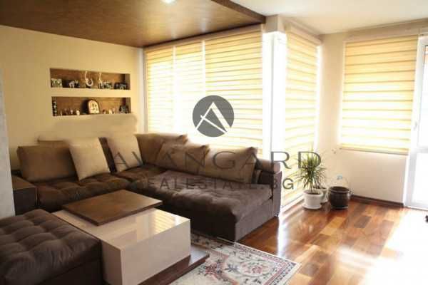 Продава се Четиристаен апартамент в Пловдив, Кючук Париж - 193 кв.м за 2167 €/кв.м - Снимка #2