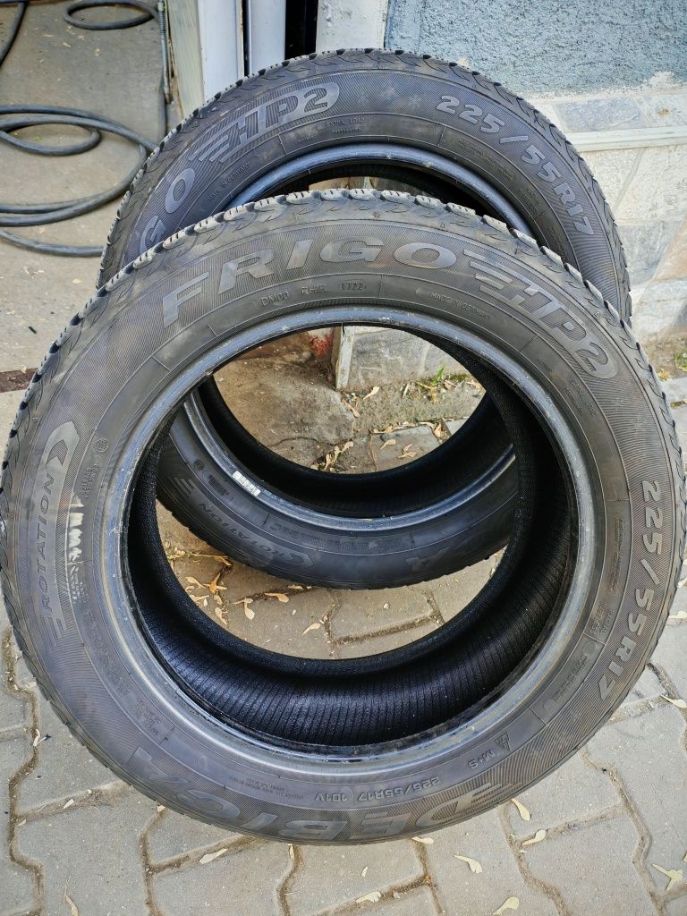 vând 2 buc anvelope de iarnă Debica Frigo HP2 225/55 R17  rulate foart