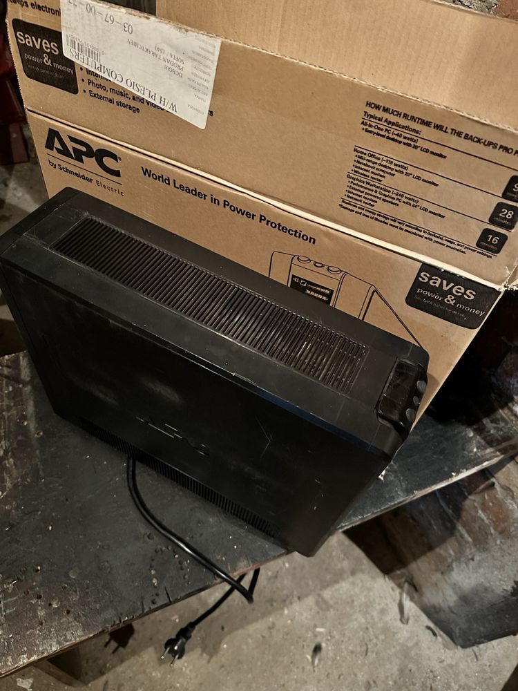 APC Ups 1500 с кутия