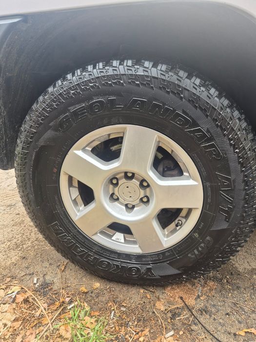 Yokohama geolandar 265/70 r16