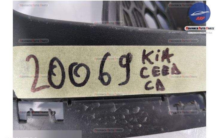 Кия Сийд / Kia Ceed Оригинална дясна решетка на прожектор
