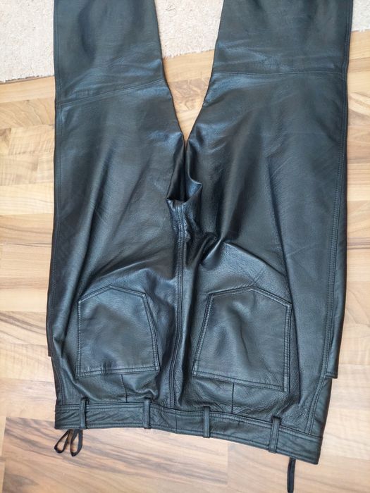 Pantaloni de dama,piele naturala moale,culoare negru