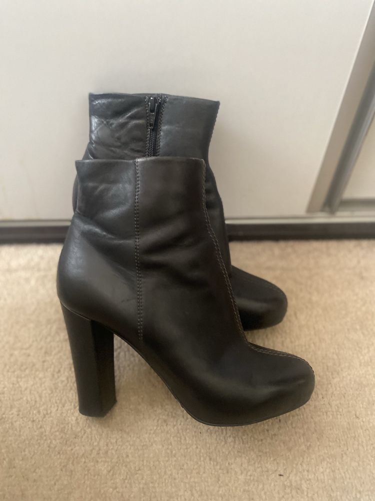 Ghete piele, 38
