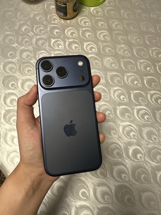 Продаю айфон Iphone 17 pro