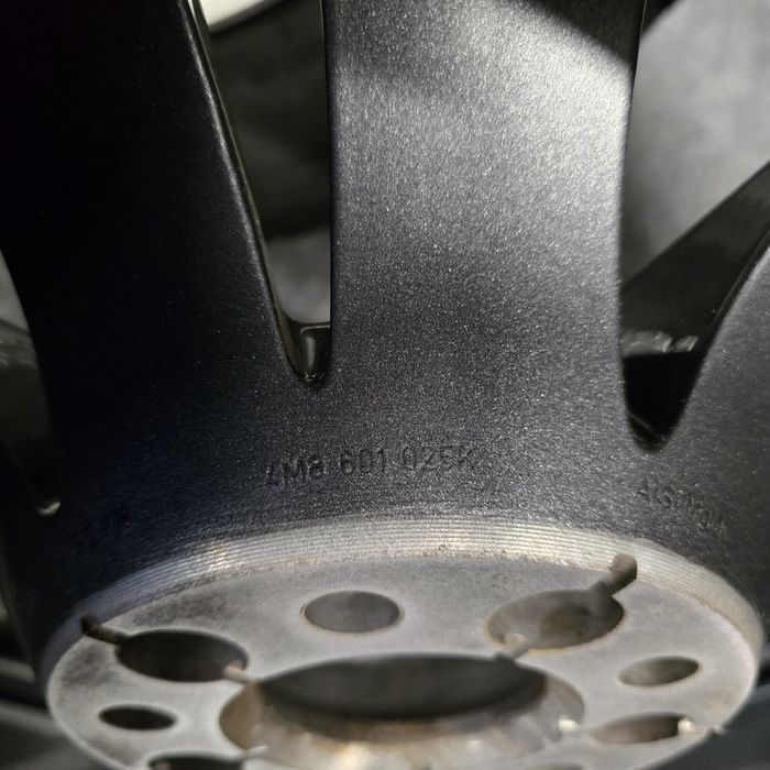 Оригинални джанти Ауди кю8 кю7 Q8 Q7 гуми 285 40 22