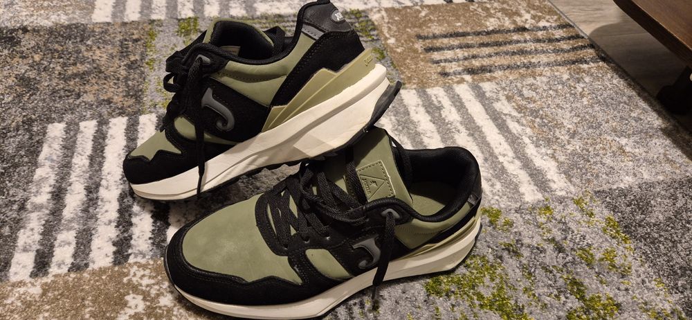 Adidasi Joma impecabili