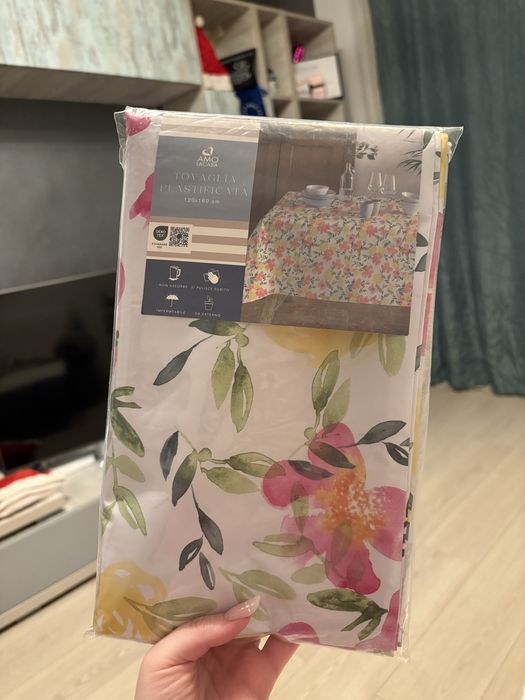 Fata de masa inflorata