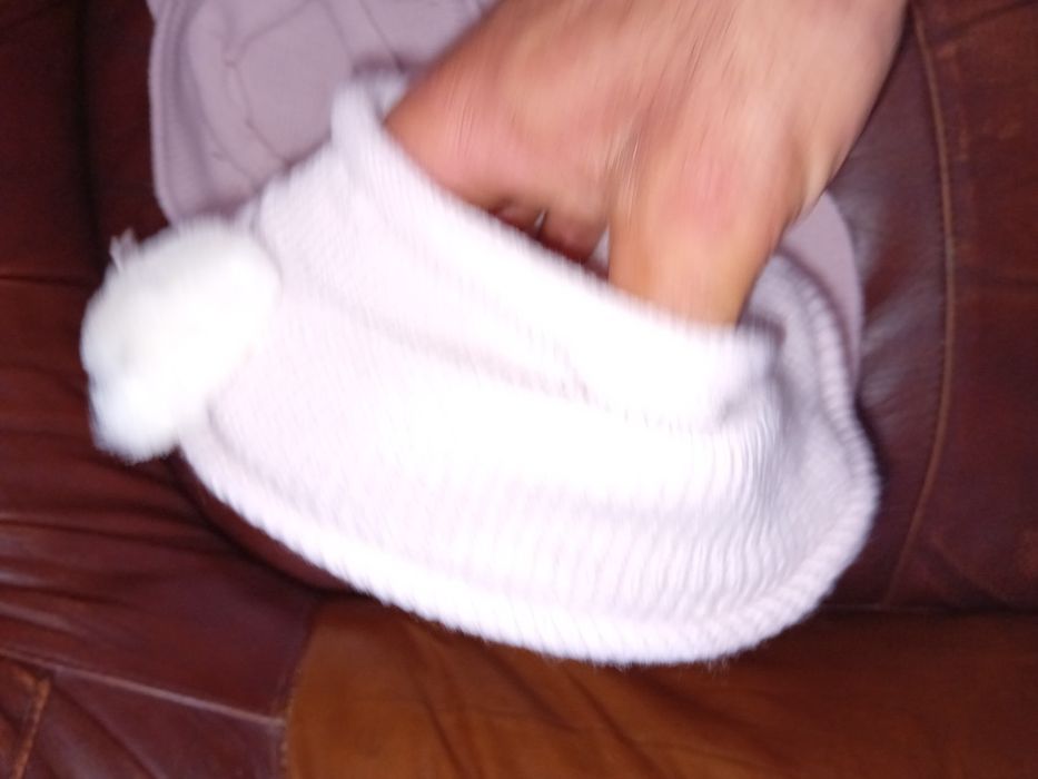 Caciulite fetite noi pret 30ron