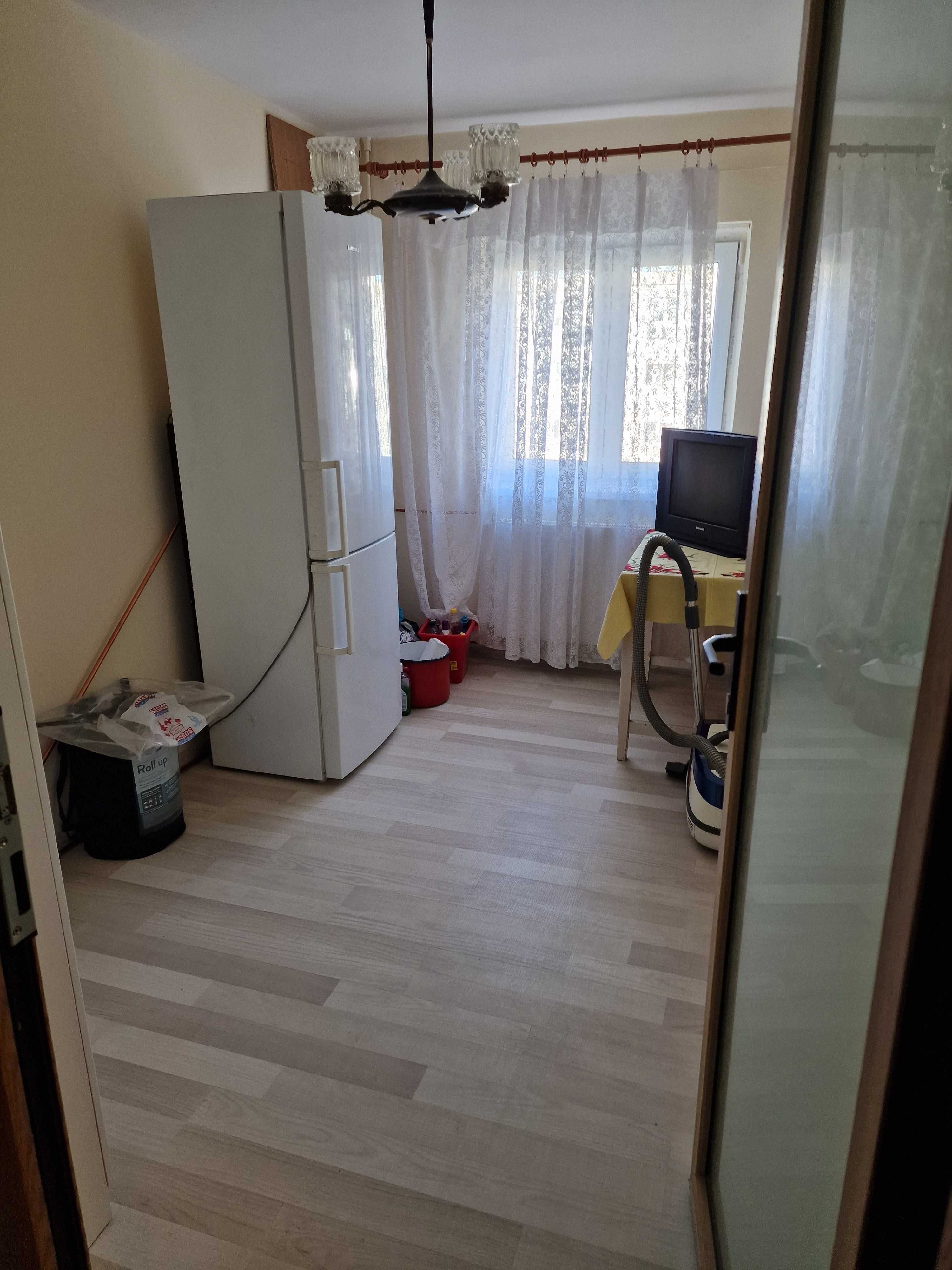 Apartament 3 camere Peneș Curcanul (Păltiniș/Cantacuzino)