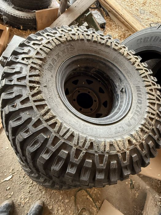 Maxxis Mudzilla 37 / 13.5 / R15