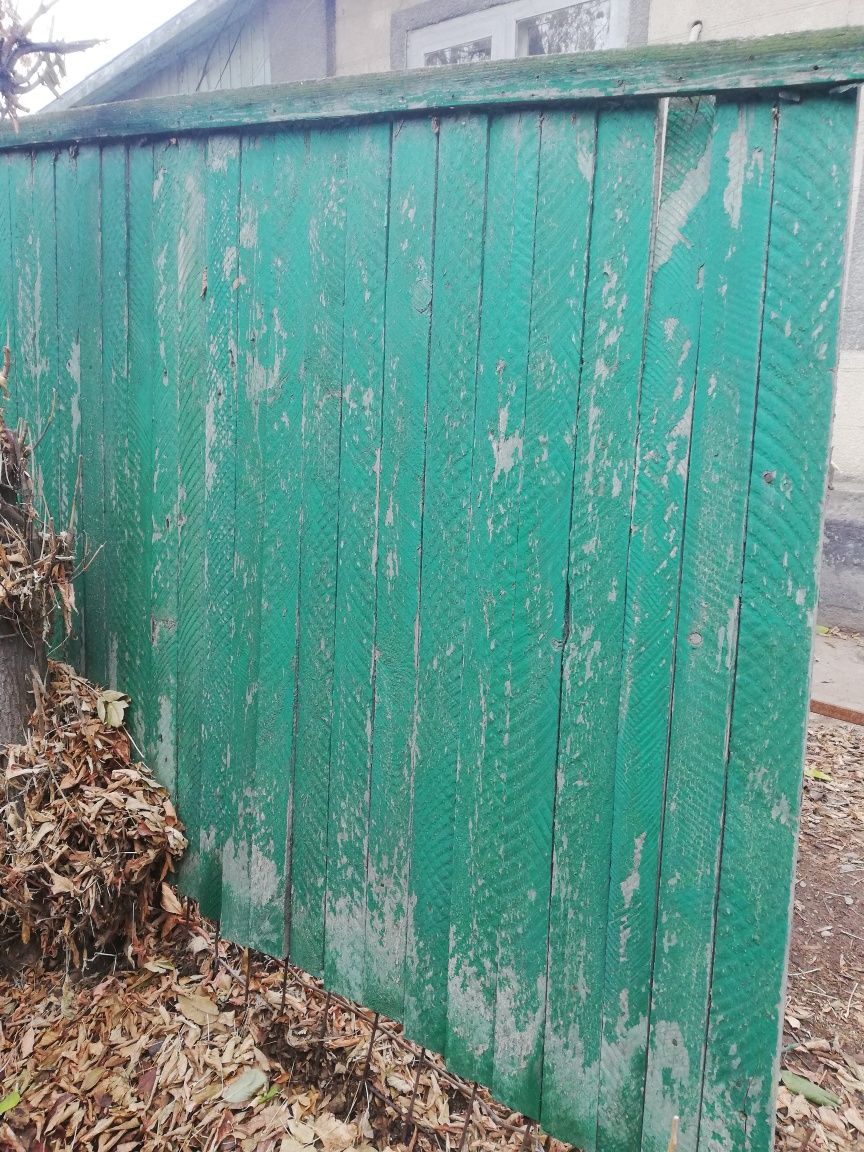 Продаётся штакетник на забор, примерно, 16м,за 21000т