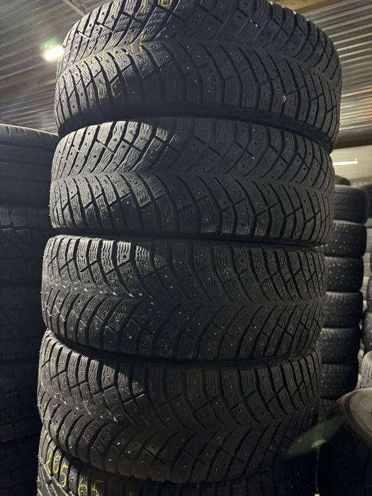 Шины зимнии шипы 205/65 R16 Michelin комплект покрышки резина колеса