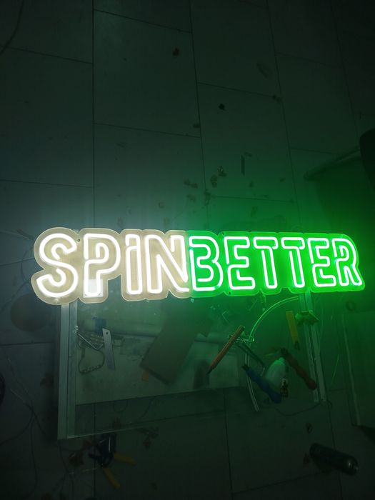 Niyonlar yasaymiz kimga kirak bulsa yasab biramiz