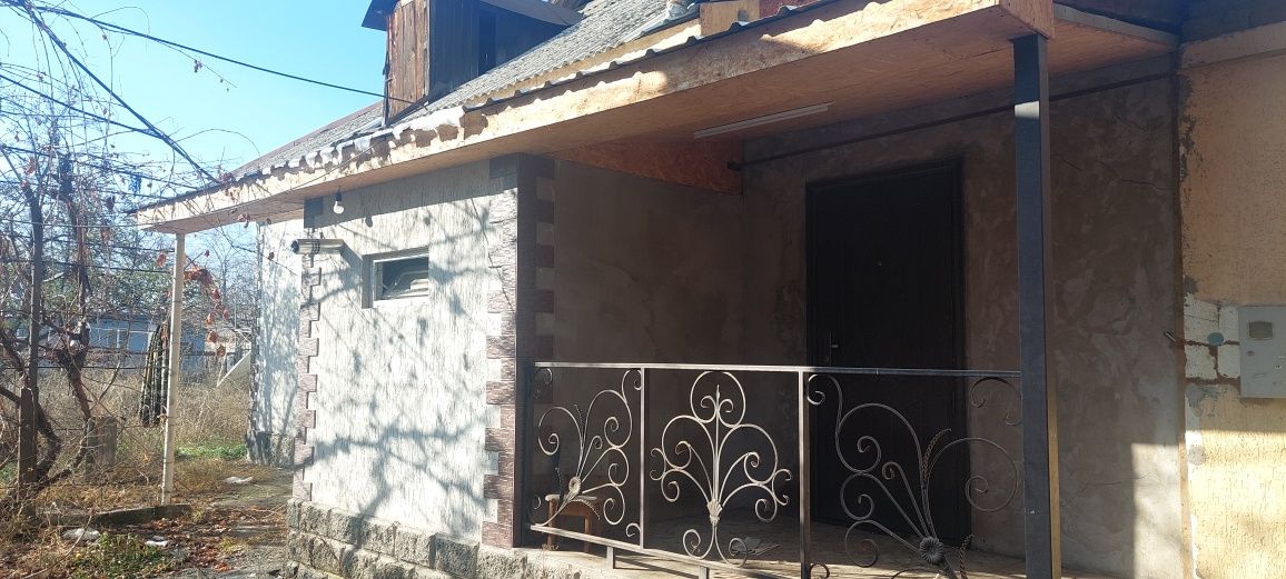 Продаётся дом с земельным участком