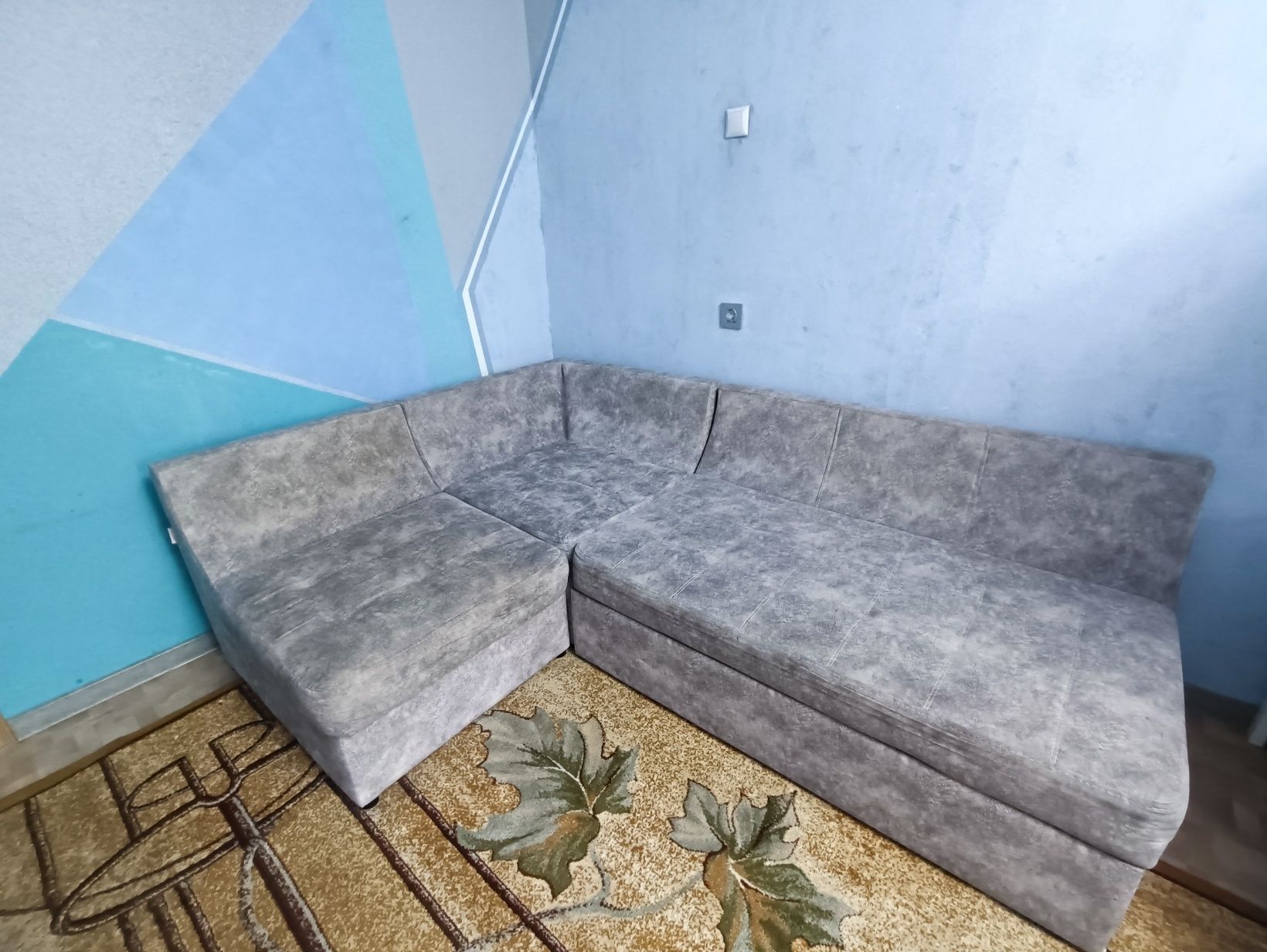 Продам диван в хорошем качестве
